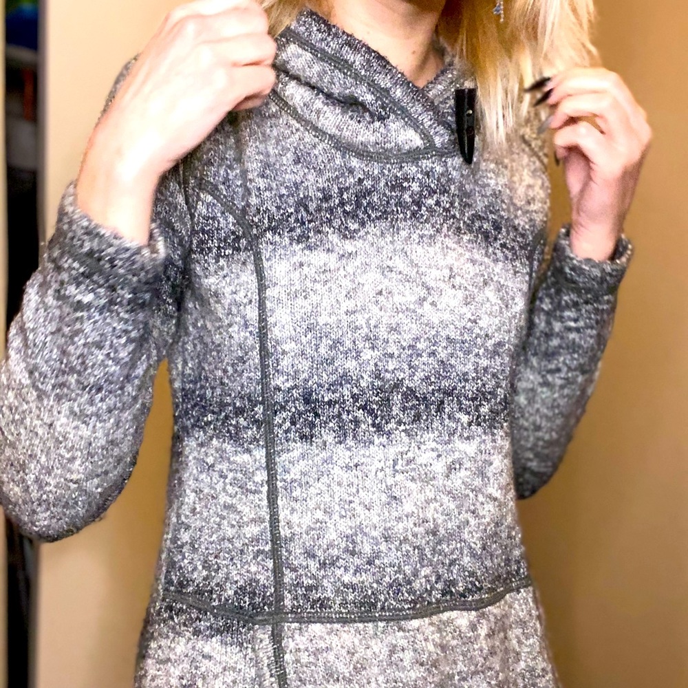 Pull over sweater